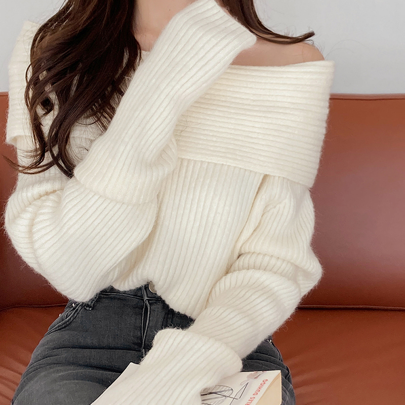 One shoulder sexy sweater women's Winter Hong Kong Style playful off shoulder thickened solid color short sweater