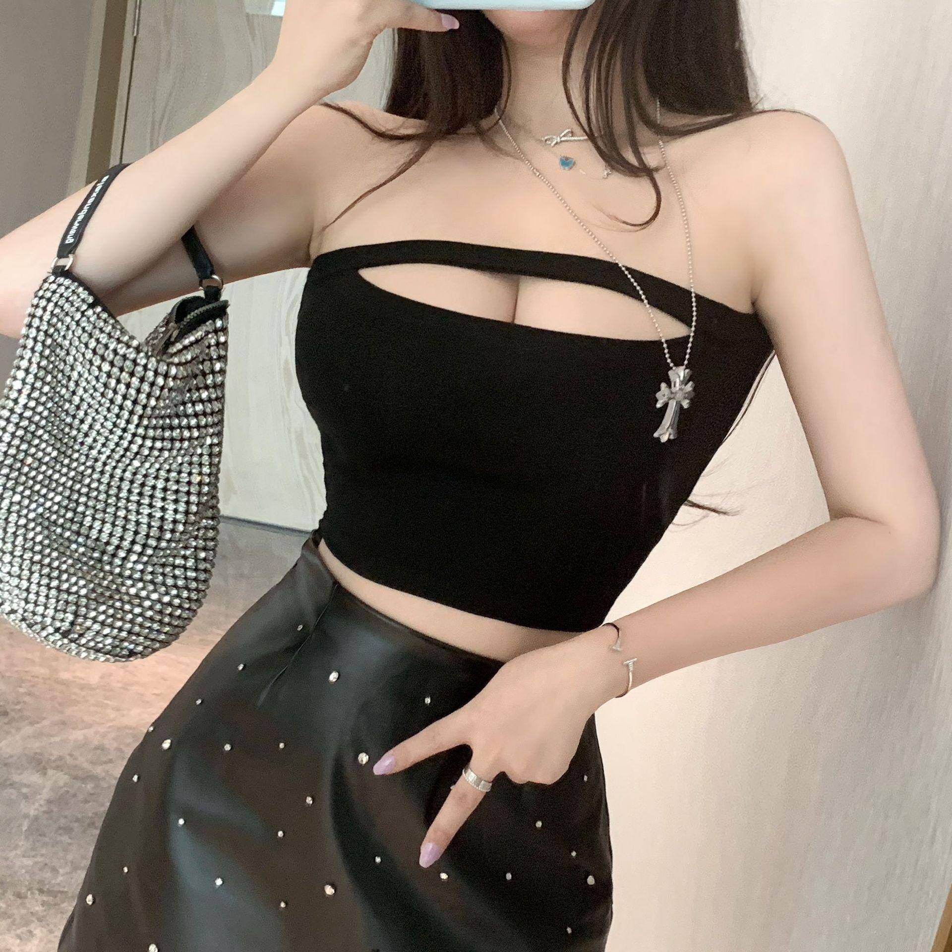 Hot girl celebrities are thin, versatile, sexy, sexy, solid color, small opening design, slim fit, bra top
