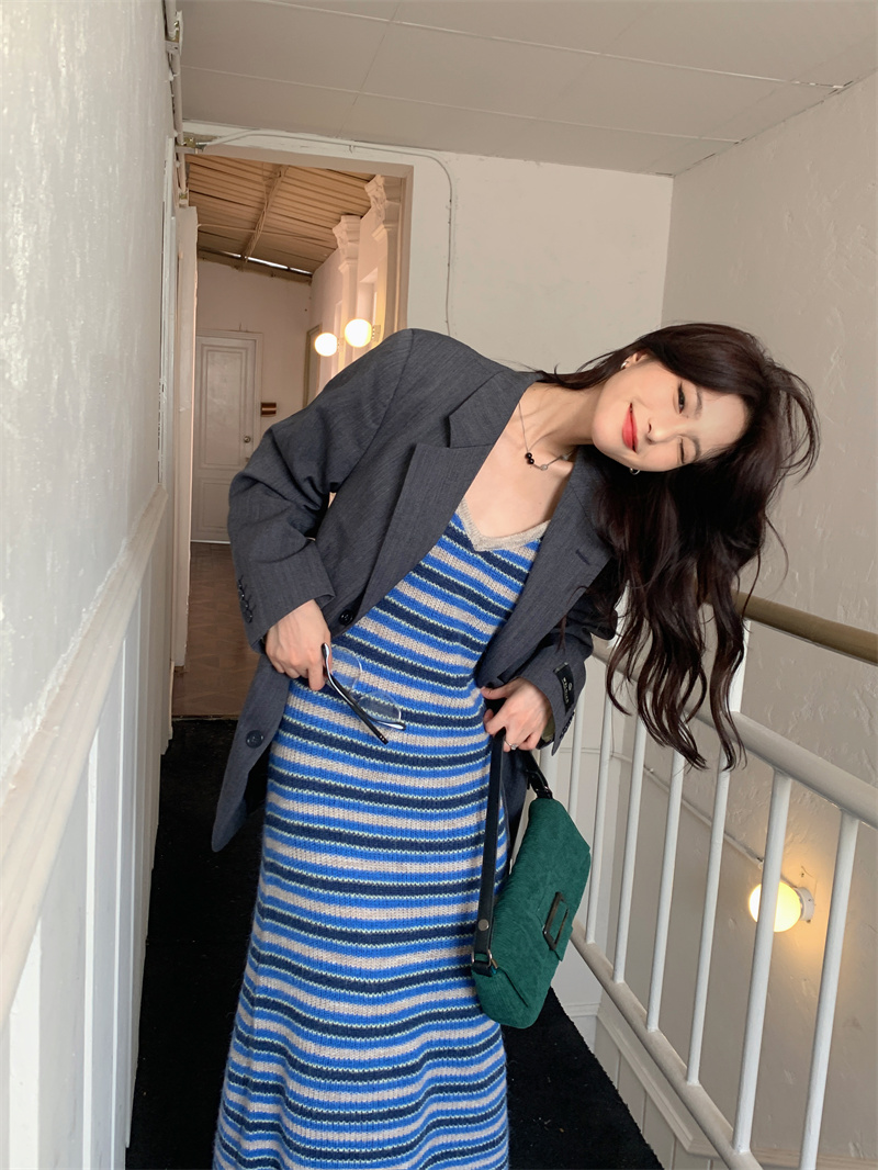 Real price~Versatile design color contrast striped knitted dress