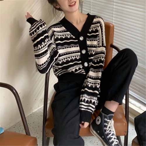 Fall / winter 2020 French retro striped sweater women's short Slouchy style thickened and loose Korean junior knitted cardigan