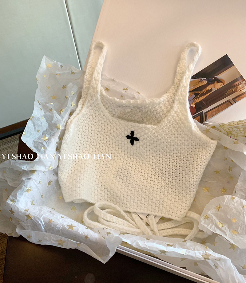 Retro cross-knit camisole female summer 2023 new high-end hot girl slim fit and thin top outerwear