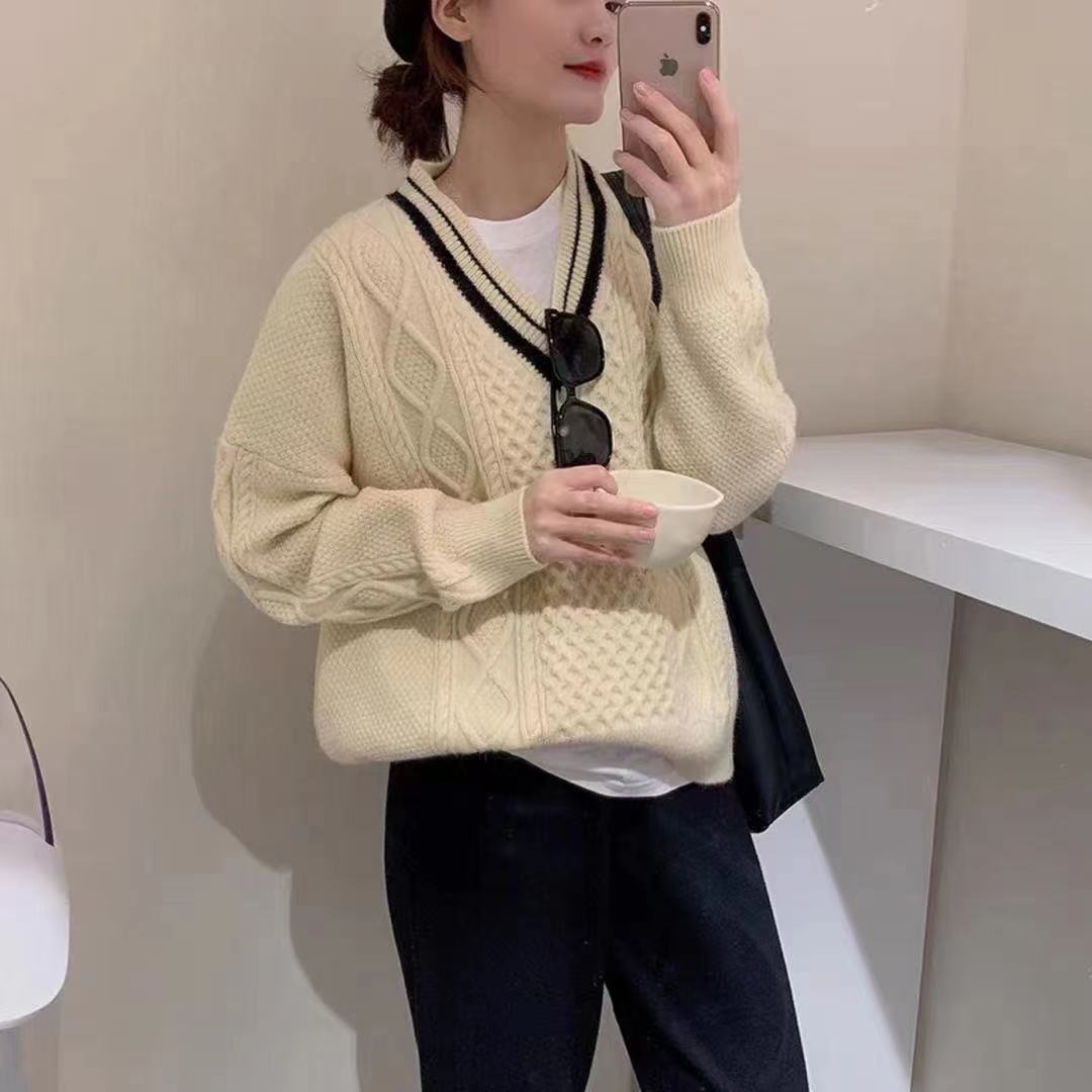 Autumn new retro fashion V-neck college twist versatile sweater