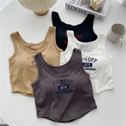 *Real shooting does not reduce the price ~ high-quality running volume price explosion model 1976 embroidered vest slim fit and thin short top women