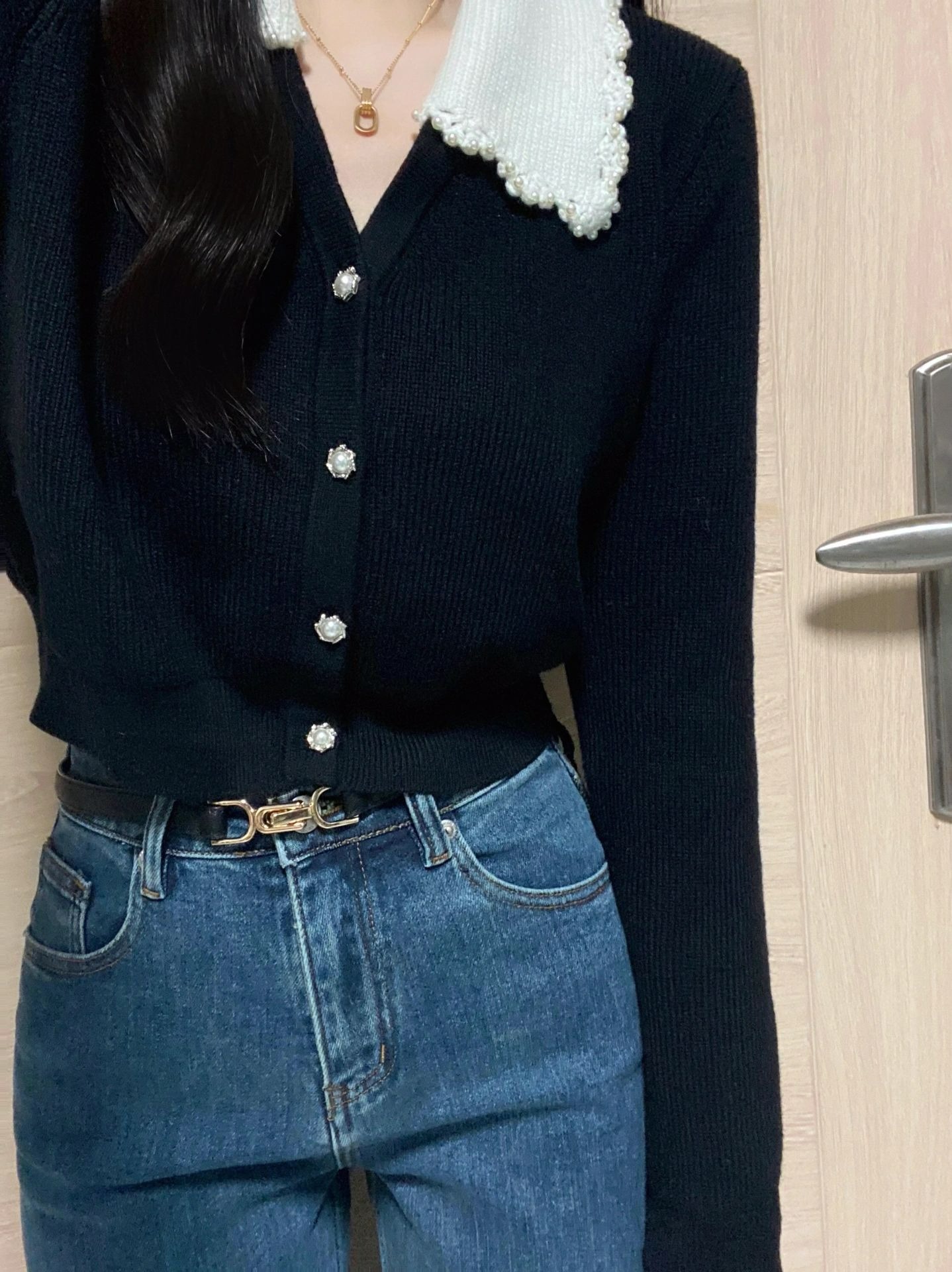 Black doll collar short knitted bottoming shirt women's autumn and winter v-neck slim-fit sweater long-sleeved shoulder top