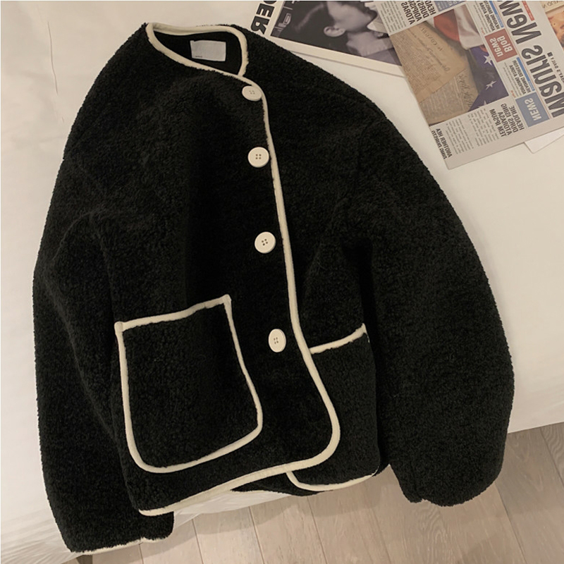 Lamb wool coat women's 2022 new winter loose small short lamb fleece thickened small fragrant wind top