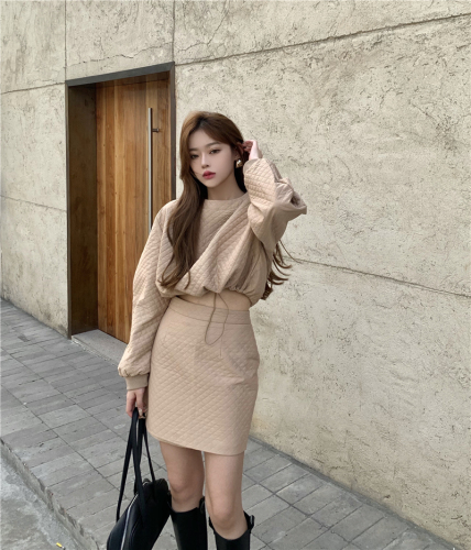 Real shot real price Korean craft Lingge long sleeve sweater + high waist and hip short skirt temperament suit