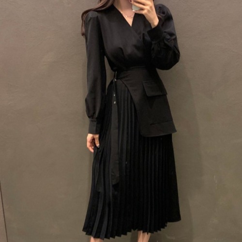 Korea ins early spring simple temperament V-neck side button waist show thin medium length long sleeve Pleated Dress