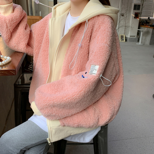 Autumn and winter Korean 2020 new fake two pieces lamb wool stitching loose hood design sense Long Sleeve Jacket Women's clothing