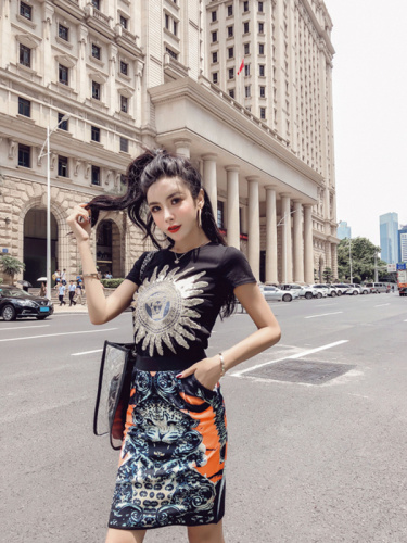 Real Korean women's Embroidery T-shirt top two piece suit half length skirt casual suit