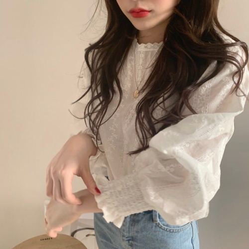 Spring style ~ temperament new style! Sweet and versatile lace hook flower shirt