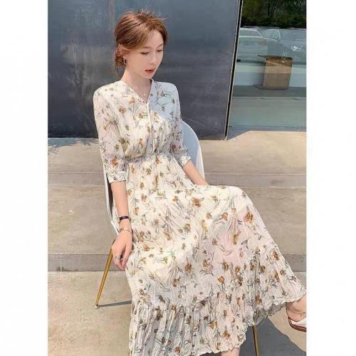 Early spring new women's dress tea break French long dress senior design sense minority floral dress spring and Autumn