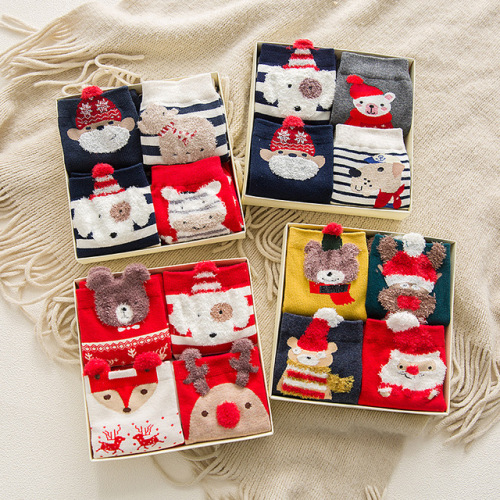 Qianqi new Christmas series women's cotton socks autumn and winter cute cartoon animal middle tube socks