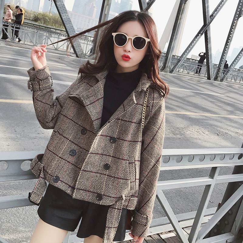 Autumn and winter new Korean version thickened little woolen coat girl short student Plaid loose woolen coat