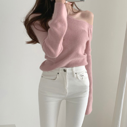 Design with heart off the shoulder knitwear in autumn and winter sexy slant shoulder show thin inside with sweater base coat