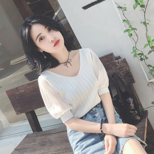 Summer New Bubble Sleeve V-neck Knitted Short White T-shirt Female Summer Short Sleeve Han Fan Baituan T-shirt