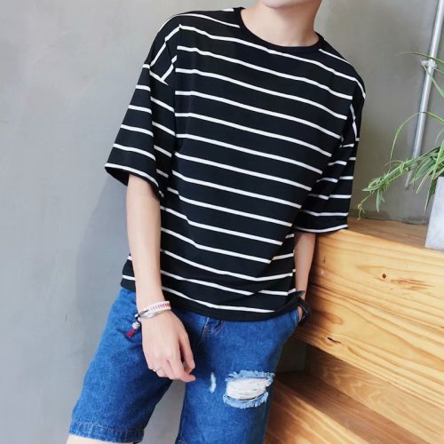 Men's Recreational T-shirt with Round Neck and Five Sleeves and Loose Stripes