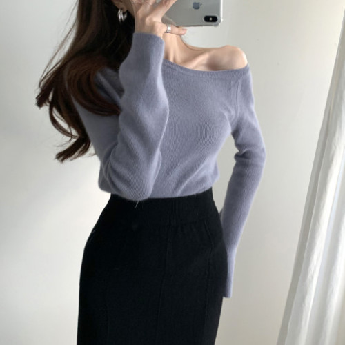Design with heart off the shoulder knitwear in autumn and winter sexy slant shoulder show thin inside with sweater base coat