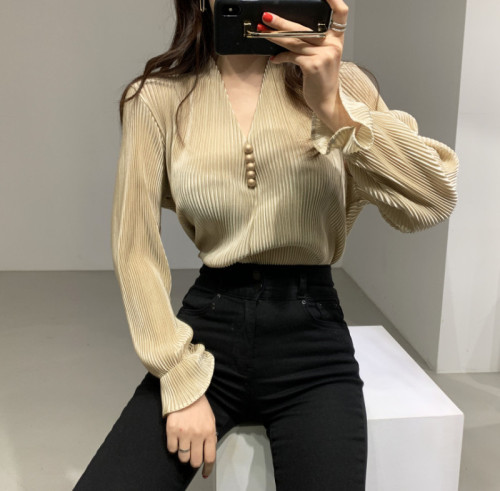 Korean style vintage collar, pleated button decoration, loose mix and match, flared sleeve shirt, Pullover Top, women's spring and Autumn