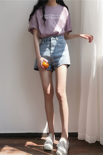 Actual photos of Korean students'basic pairs of jeans and shorts in summer