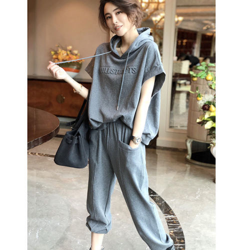 Western style sports suit women's fashion and leisure two piece suit temperament spring and summer show thin new goods Europe station