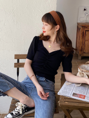 Small top women's short T-shirt summer V-neck collection waist tight bubble sleeve knitting short sleeve women's 2020 new trend