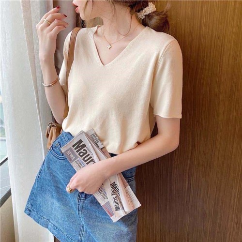 Net red short sleeve T-shirt spring 2020 base coat loose V-neck Knitted Top Women's ins super hot with summer trend