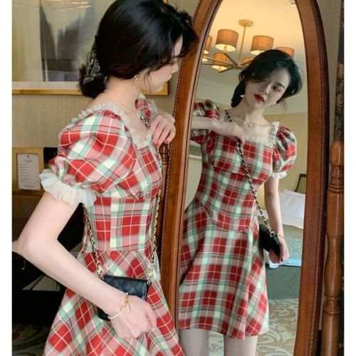 Retro Plaid red dress women's summer new style square neck bubble sleeve French waist girlfriends short skirt