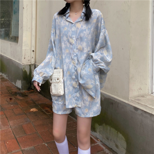 Real price ~ fashion floral suit long sleeve shirt + Capris