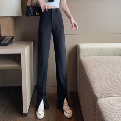 Real shot: Women's suit pants show thin in spring and summer