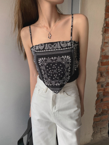 Women's design with suspender in summer