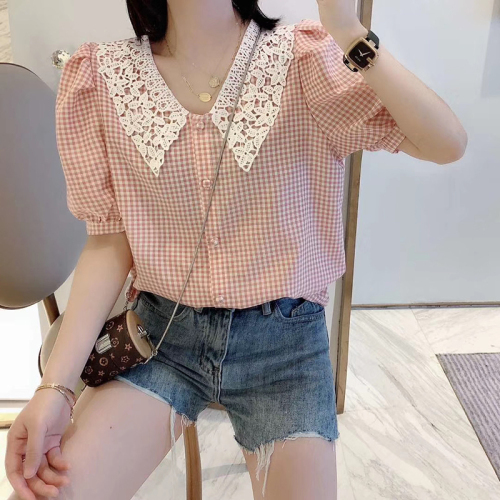 2021 Korean summer women's commuting French retro style sub grain lace doll collar V-neck bubble short sleeve shirt