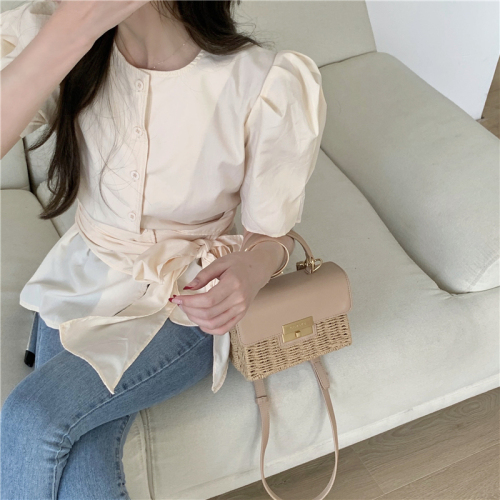 Real beat real price air breasted Round Neck Lace Up waist show thin bubble sleeve shirt