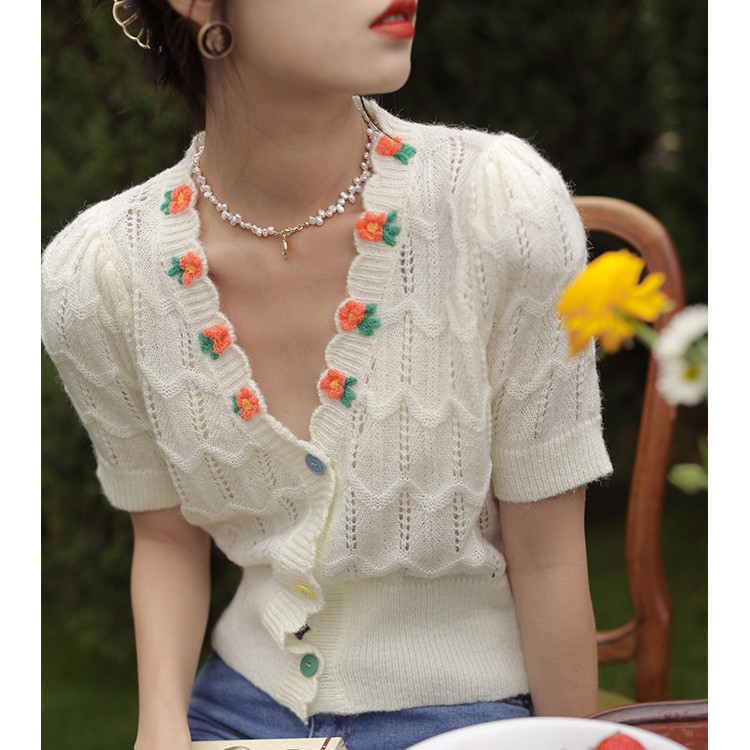 South Korea 2021 summer new V-neck T-shirt women's short sleeve foreign style flower pattern cardigan