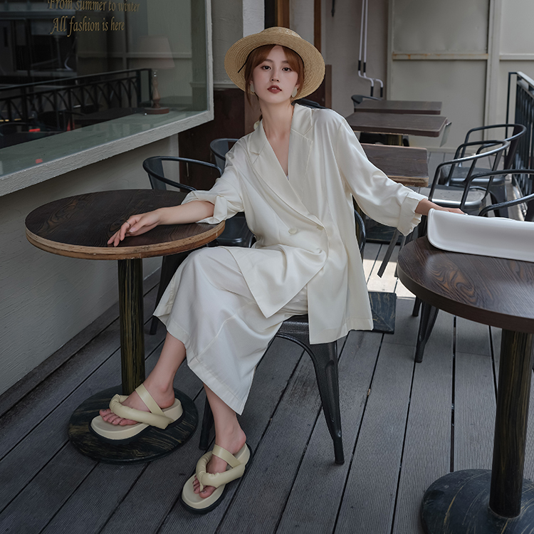 Real shooting of the new Korean version in the autumn of 2021, with a sense of loose fashion suit suit, feminine leisure two-piece set
