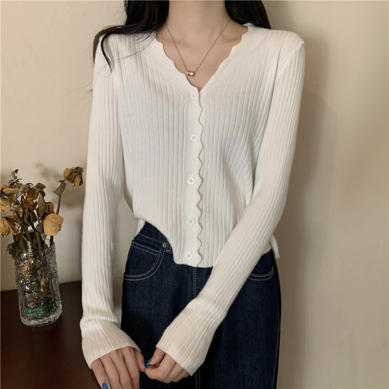 Real shooting and real price autumn new versatile V-neck knitted long sleeved cardigan top