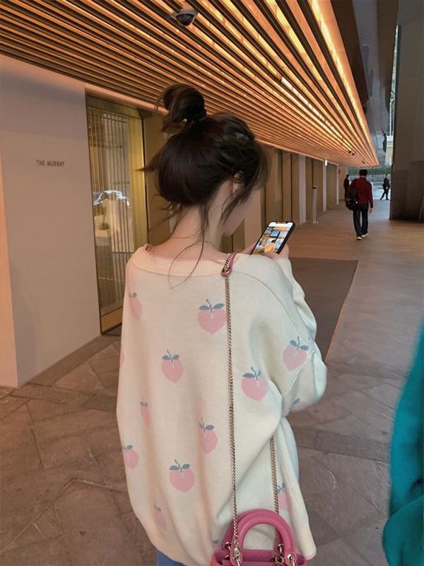 College style knitted cardigan women's outer layer 2021 autumn winter new loose and thin versatile sweet sweater knitted coat