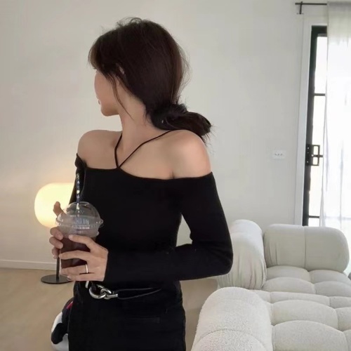 Thin shoulder strap sexy sweater careful machine bottomed Shirt Short off shoulder hanging neck Knitted Top