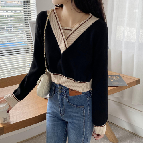 Real price retro western style loose V-neck contrast sweater sweater sweater short fake two-piece top
