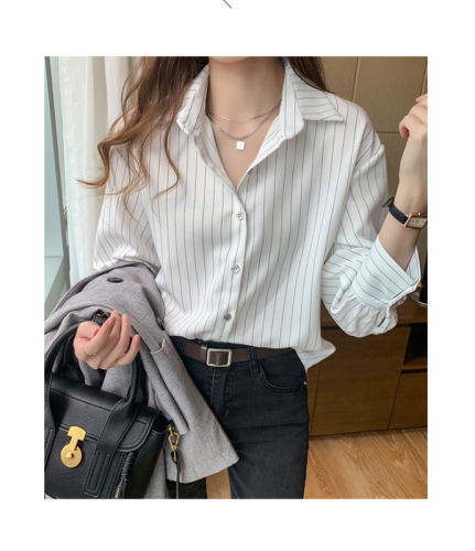  spring and autumn women's clothing women's minority top retro Hong Kong style white striped shirt design feeling light cooked folding shirt