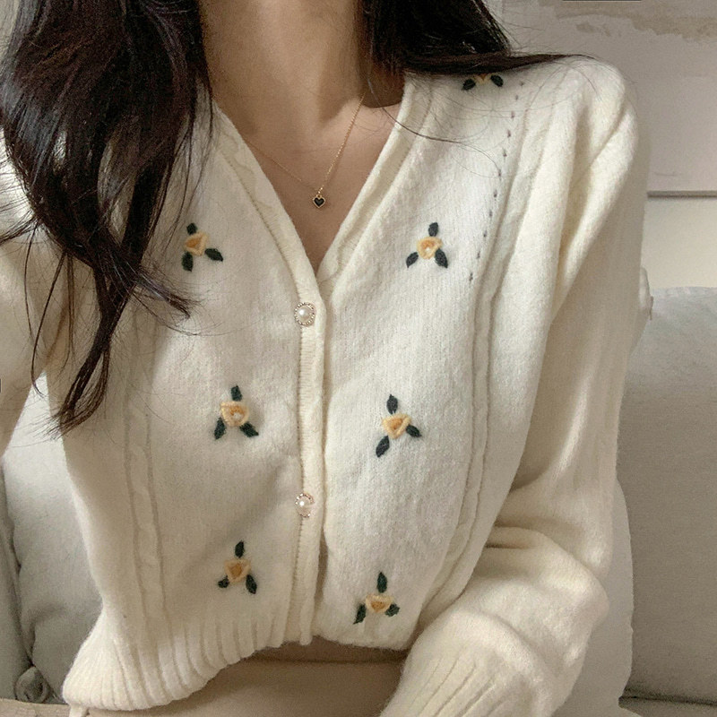 Korean style new embroidered V-neck pearl button short waist slim knitted cardigan sweater