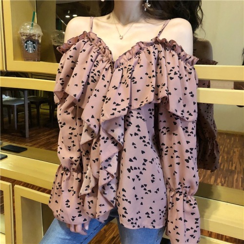 Real shot of the New South Korean lotus edge floral top holiday off shoulder chiffon shirt in the early autumn of 2020