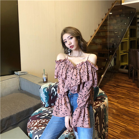 Real shot of the New South Korean lotus edge floral top holiday off shoulder chiffon shirt in the early autumn of 2020