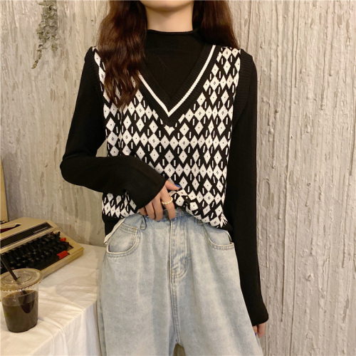 Real shooting and real price new foreign style loose V-neck knitted vest Sweater Vest + bottomed knitted long sleeve top