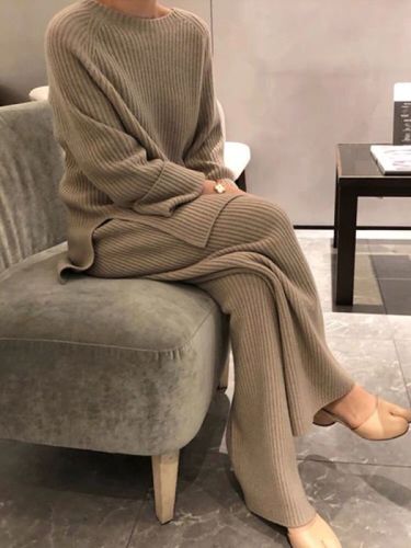 Autumn and winter Korean version round neck side split sweater sweater sweater versatile hanging feeling wide leg trousers two-piece suit women