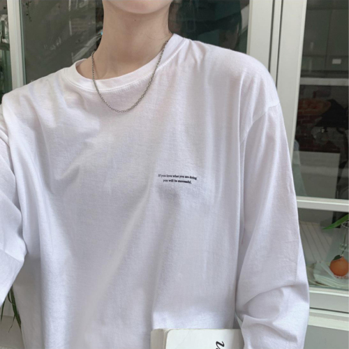 Protected ~ autumn and winter retro leisure small letters behind the moon printed long sleeve T-shirt loose bottomed shirt Korean woman