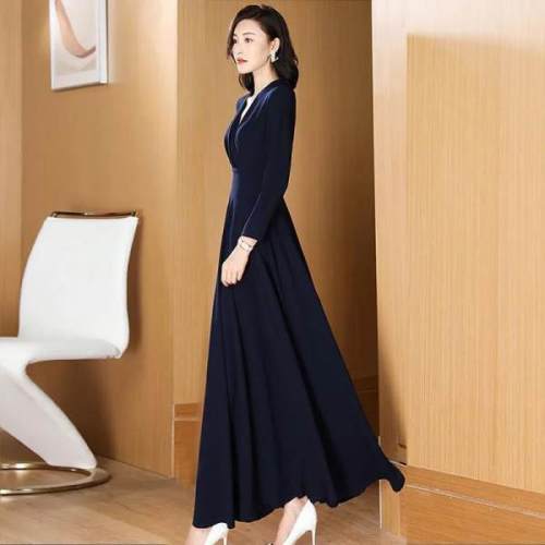 In the autumn of 2021, the new large high waist long sleeve dress is slim and fashionable, and the skirt is over the knee