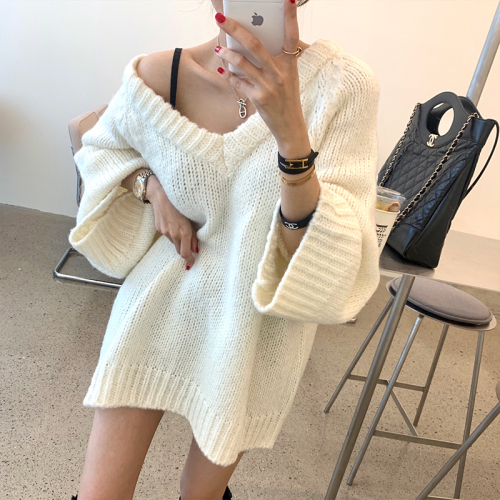 Autumn and winter V-neck thickened trumpet sleeve sweater coat women's loose lazy sweater