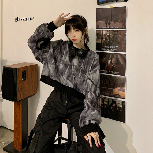 Real shot · autumn 2020 new Korean version of Harajuku style tie dyed holes short loose thin long sleeve sweater woman