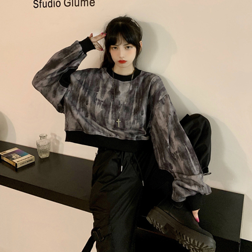 Real shot · autumn 2020 new Korean version of Harajuku style tie dyed holes short loose thin long sleeve sweater woman