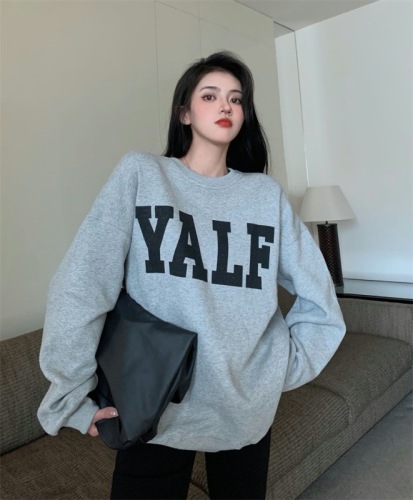 Korean autumn and winter Plush round neck letter printing leisure age reducing loose long sleeved women's sweater